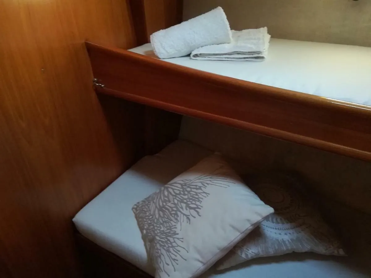 فندق كاتانيافي  House Boat كاتانيا