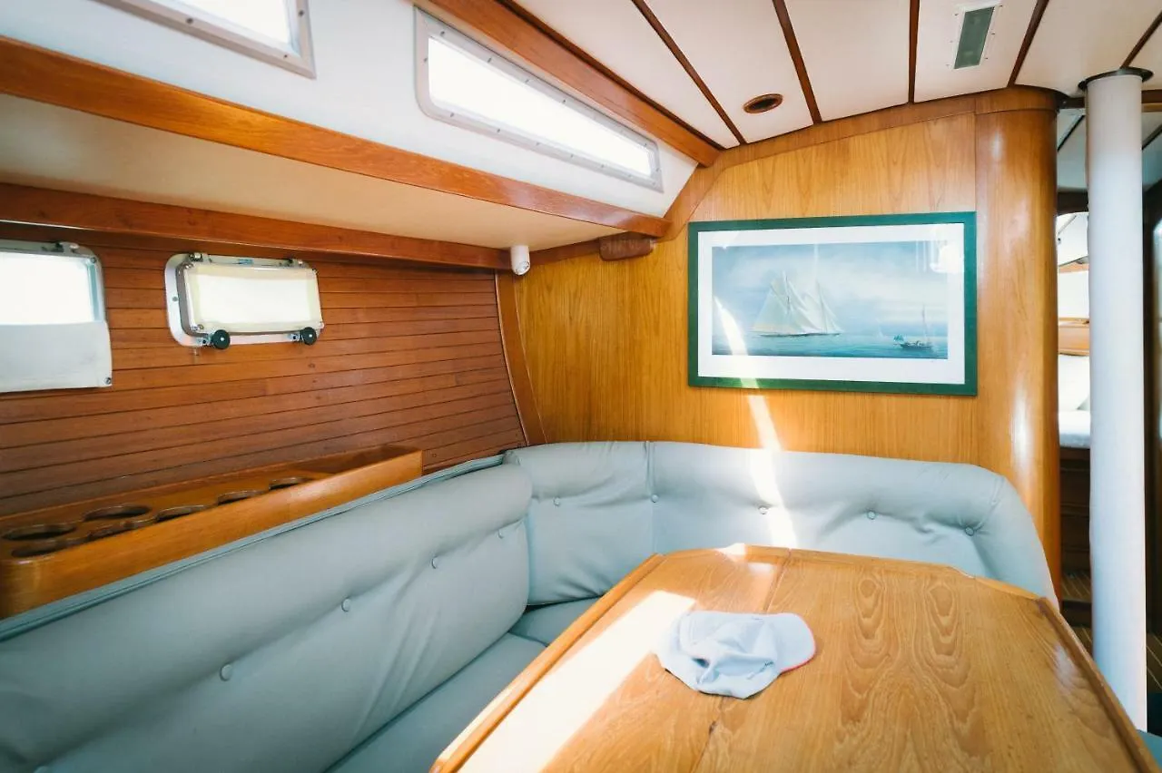 فندق كاتانيافي  House Boat 0*, كاتانيا إيطاليا