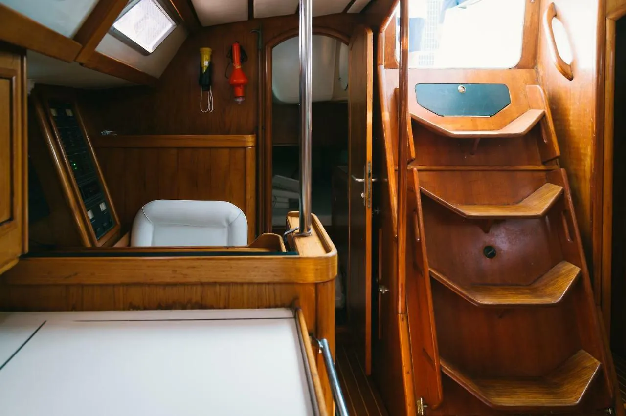 فندق كاتانيافي  House Boat بوتيل