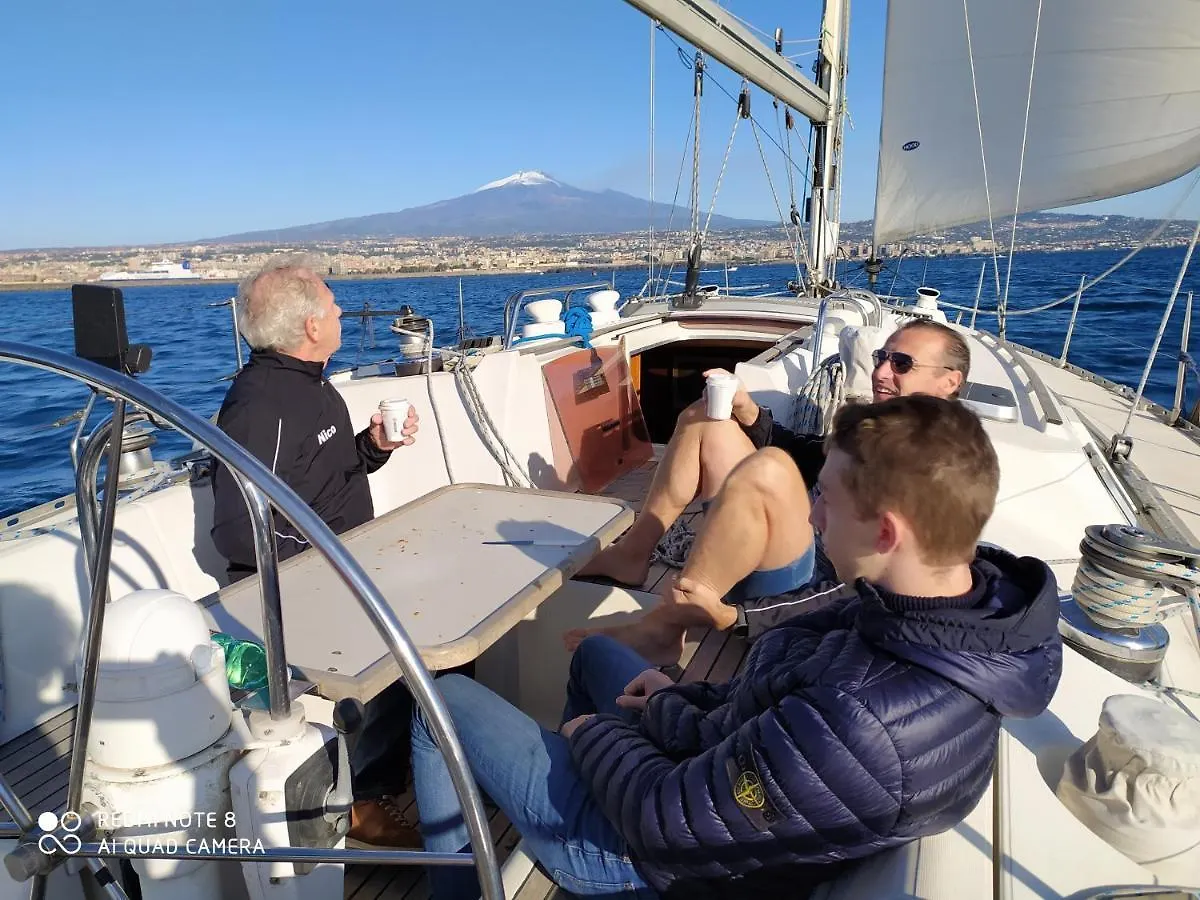 House Boat Hotel Catania Botel